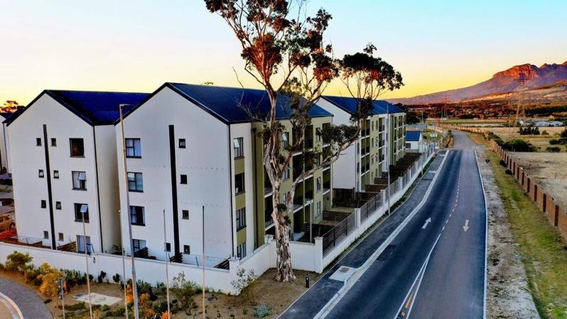 To Let 1 Bedroom Property for Rent in Gordons Bay Western Cape